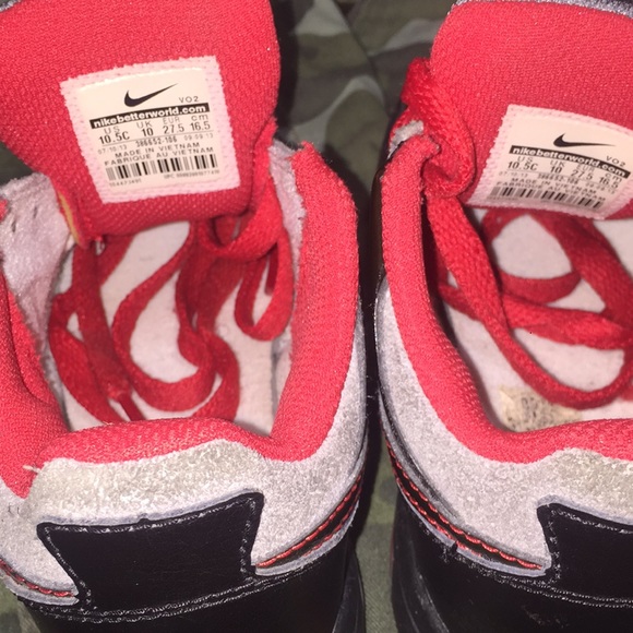 Sorry Now DONATED - Used Nike toddler sneakers -size 10.5 - Picture 4 of 8